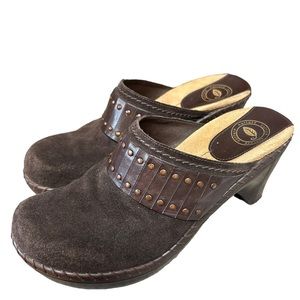 Nurture Womens Shoes Sz 7.5 Brown Suede Mules Clogs Slip On Studs